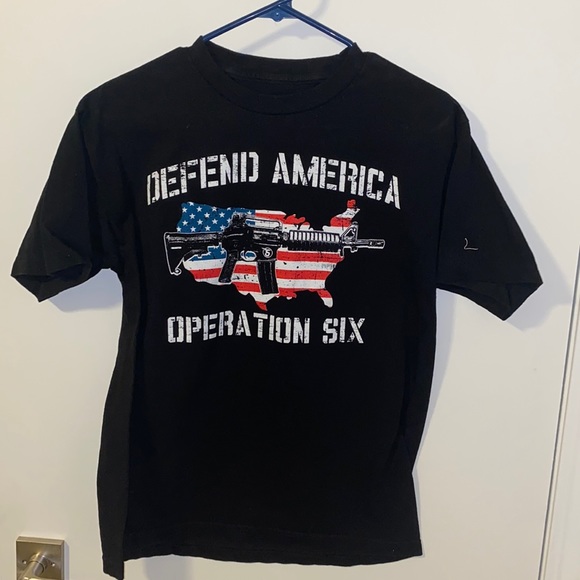 Black and white defend America shirt - Picture 1 of 4
